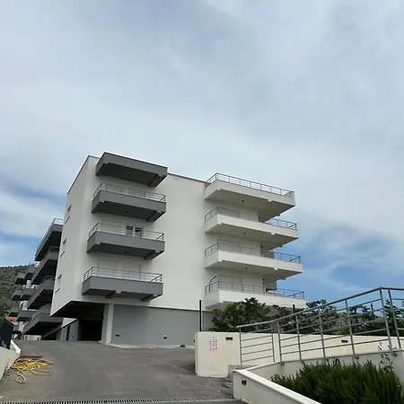 Apartment M&p
